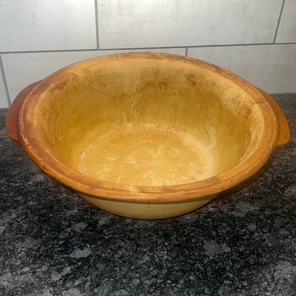 13 inch wide Pampered Chef bread bowl. Retired Heritage Collection. Stoneware